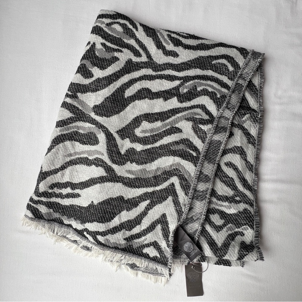 NWT Vince Camuto Cozy Knit Zebra Animal Print Blanket Scarf with Fringe Trim